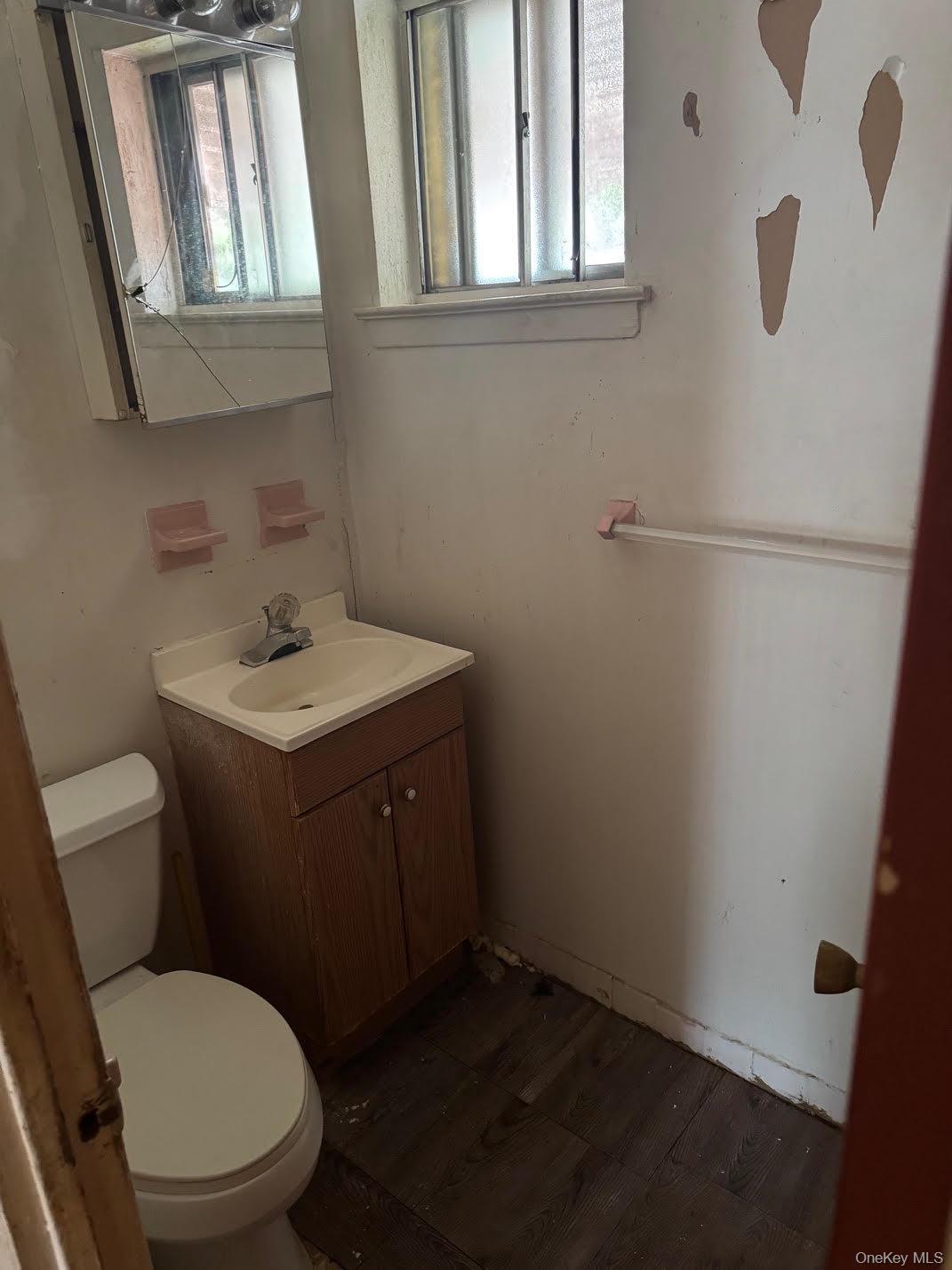 Single Family Wickham Avenue Bronx, NY 10469, MLS-1022114-9