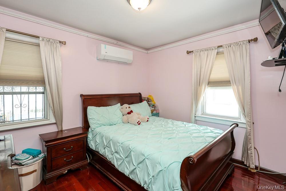 Single Family Camden Avenue Queens, NY 11412, MLS-1022123-8