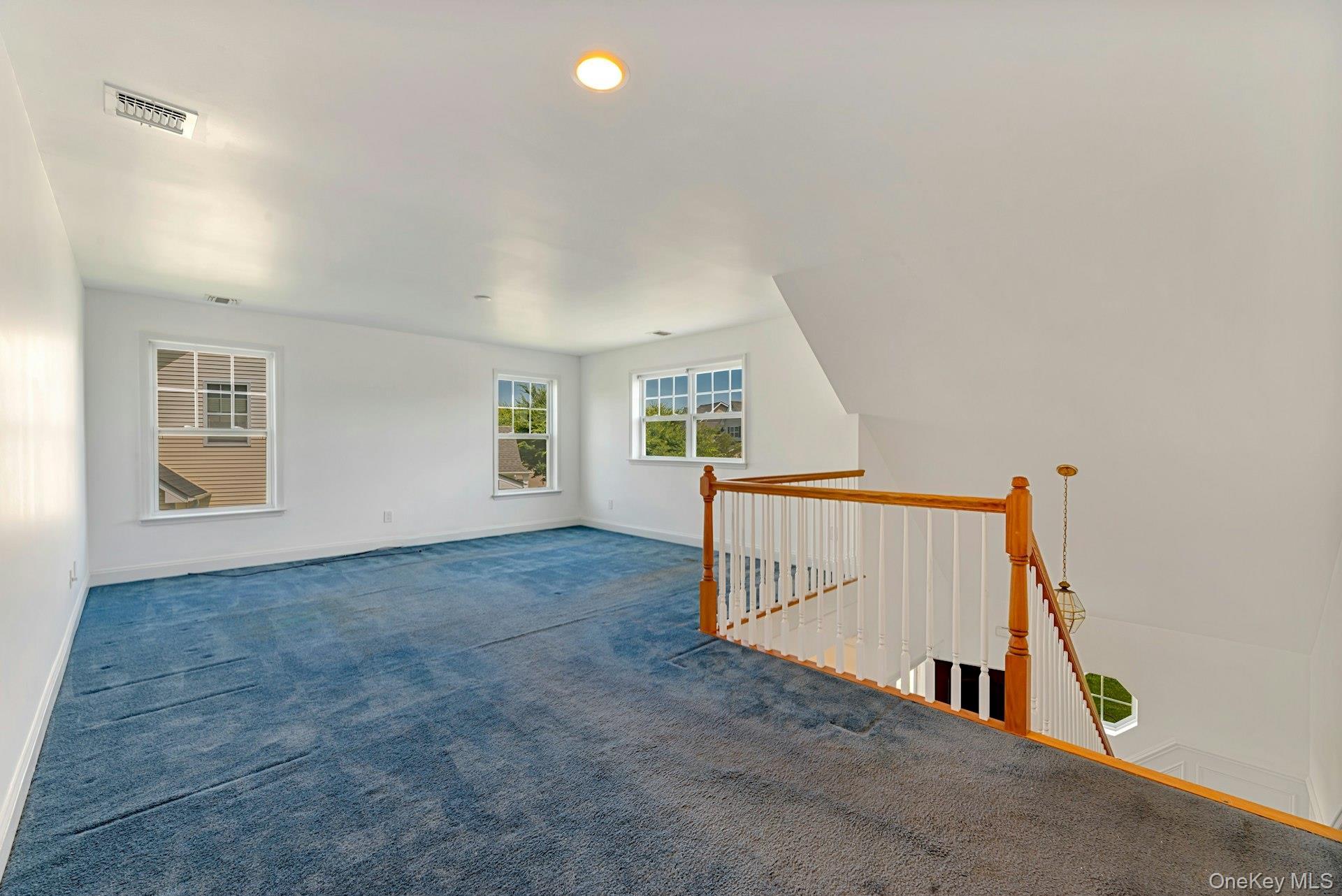 Single Family Stoneleigh Drive Suffolk County, NY 11901, MLS-1022160-16