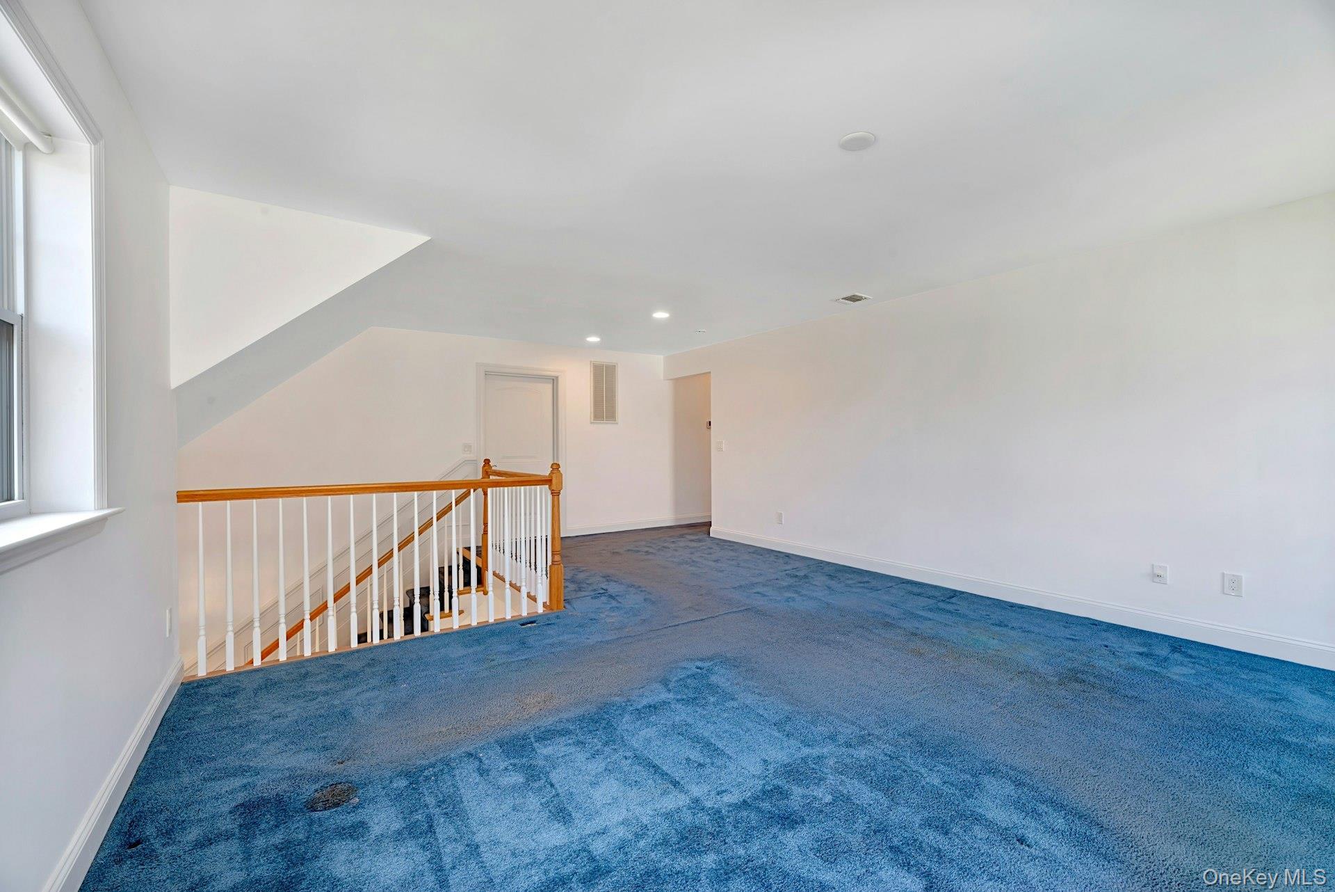 Single Family Stoneleigh Drive Suffolk County, NY 11901, MLS-1022160-17