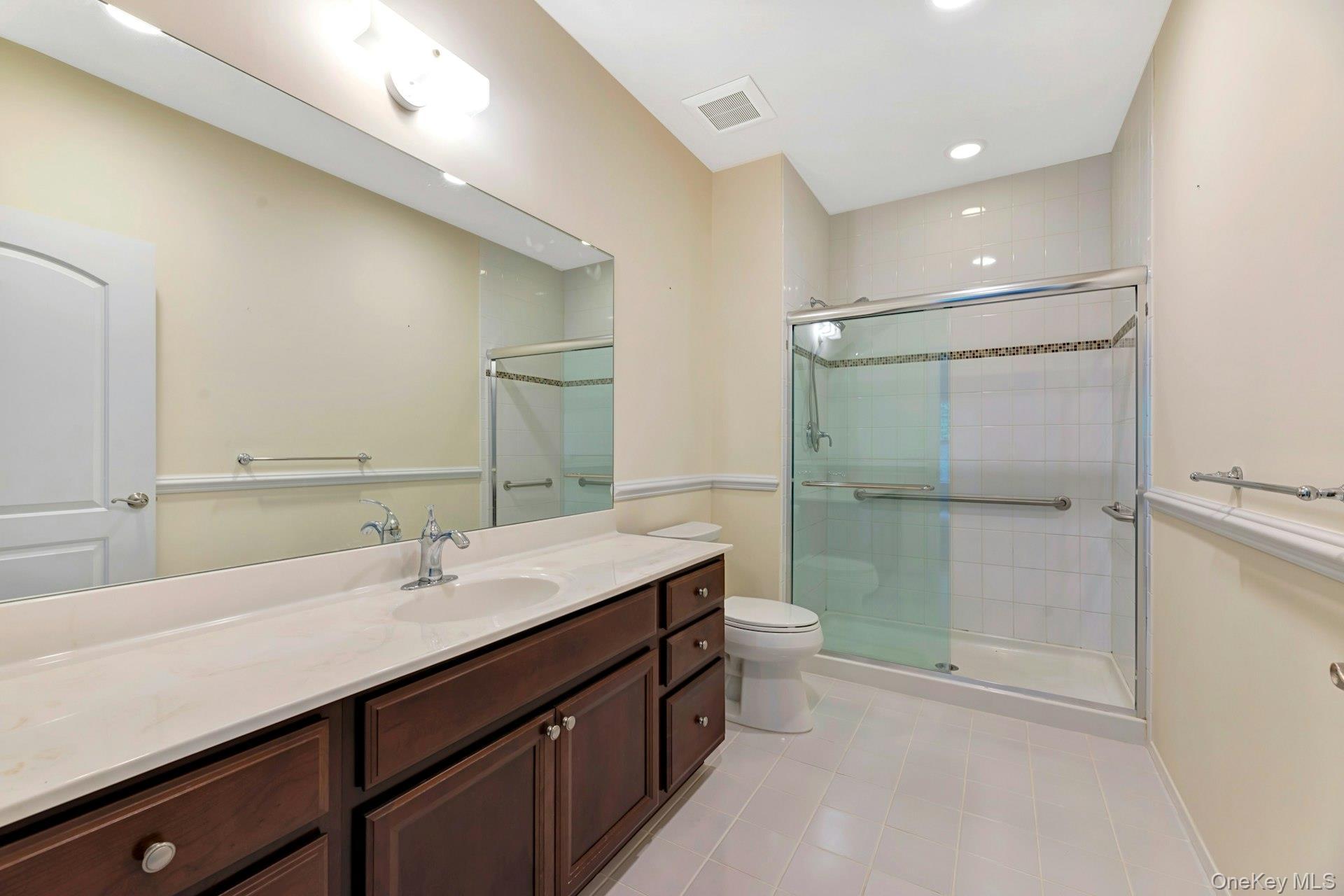 Single Family Stoneleigh Drive Suffolk County, NY 11901, MLS-1022160-22