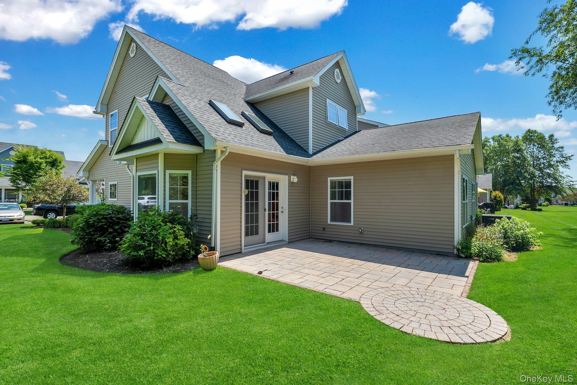 Single Family Stoneleigh Drive  Suffolk County, NY 11901, MLS-1022160-24