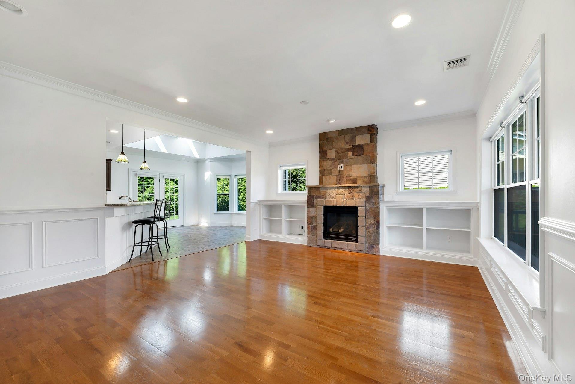 Single Family Stoneleigh Drive Suffolk County, NY 11901, MLS-1022160-3