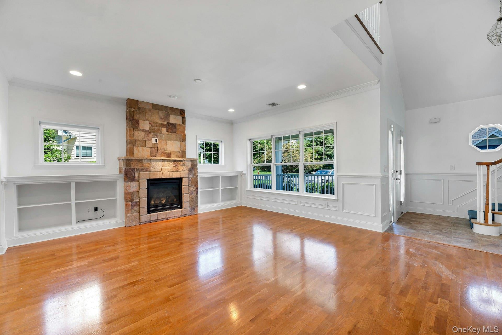Single Family Stoneleigh Drive Suffolk County, NY 11901, MLS-1022160-4
