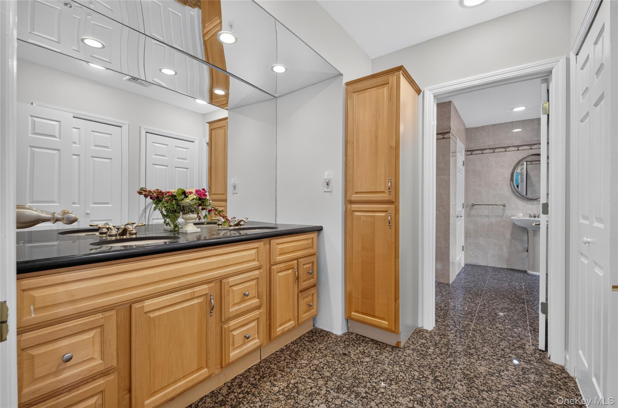 Single Family Douglaston Parkway Queens, NY 11362, MLS-1022188-33