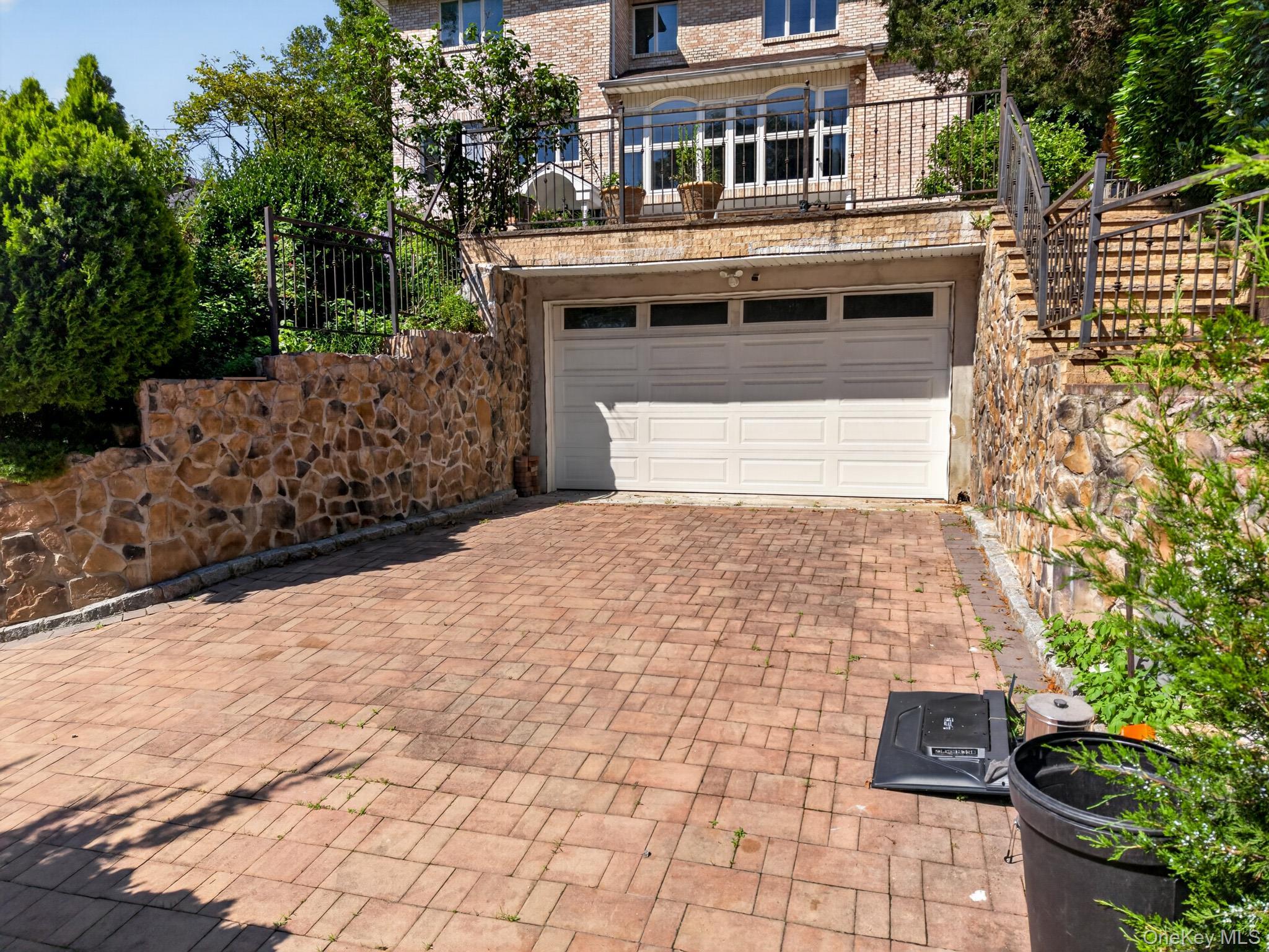 Single Family Douglaston Parkway Queens, NY 11362, MLS-1022188-4