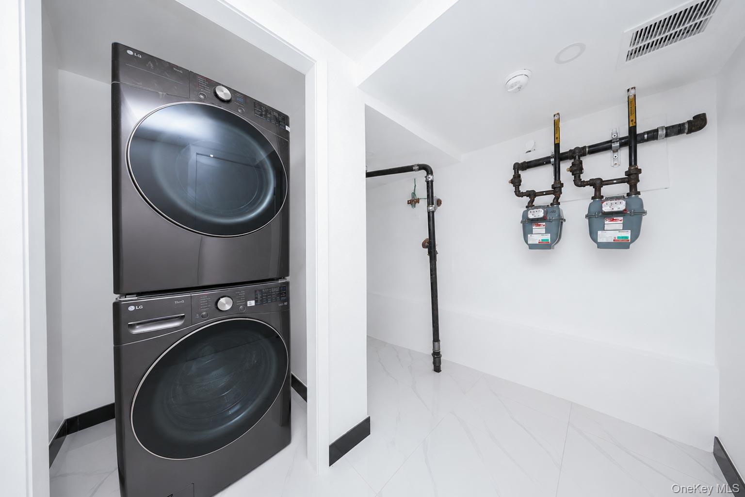 Single Family Goodwin Place Brooklyn, NY 11221, MLS-1022198-37