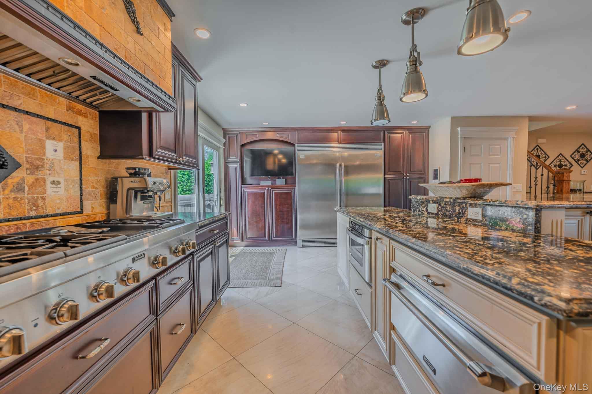 Single Family Feather Lane  Suffolk County, NY 11725, MLS-1022234-14