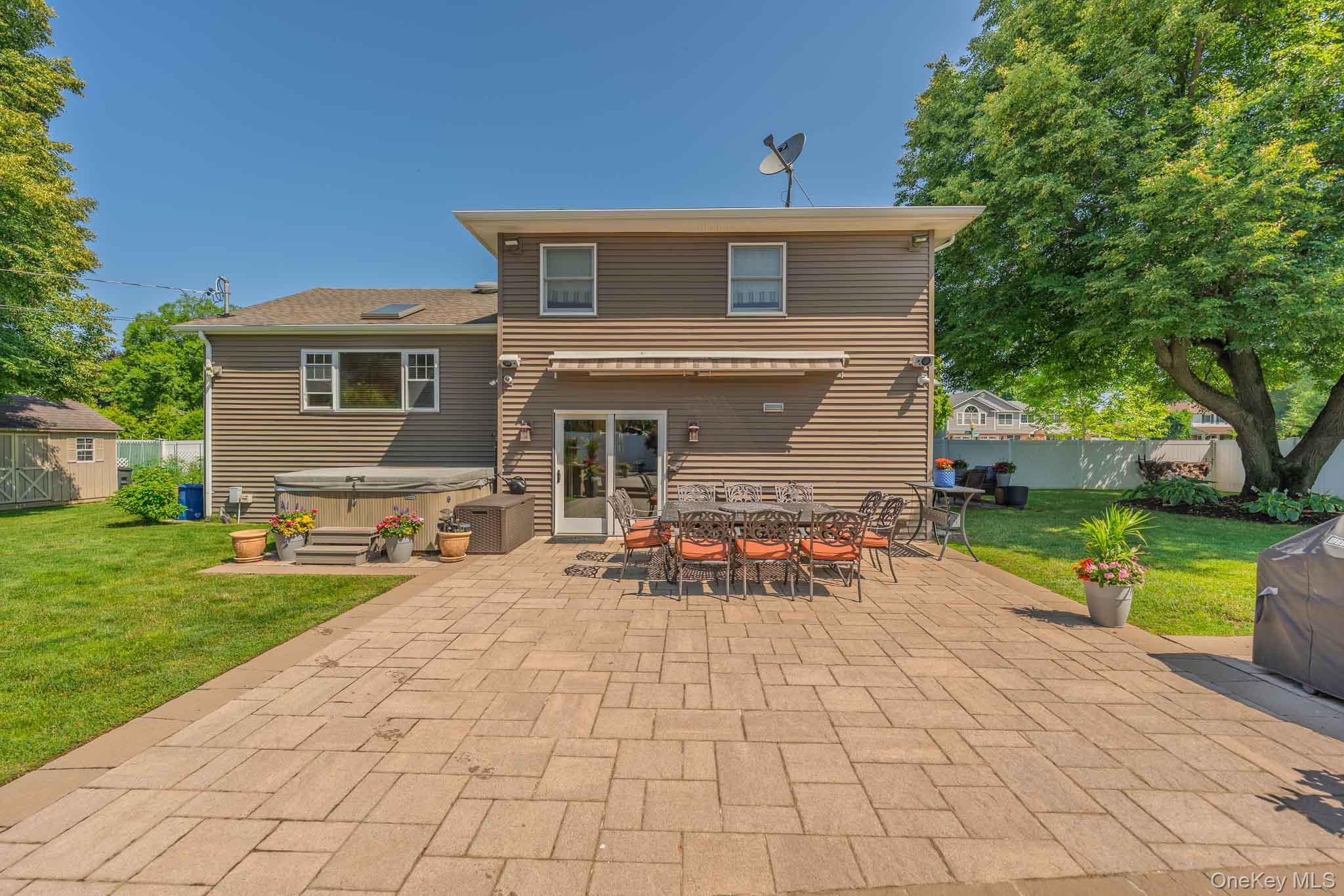 Single Family Feather Lane  Suffolk County, NY 11725, MLS-1022234-31