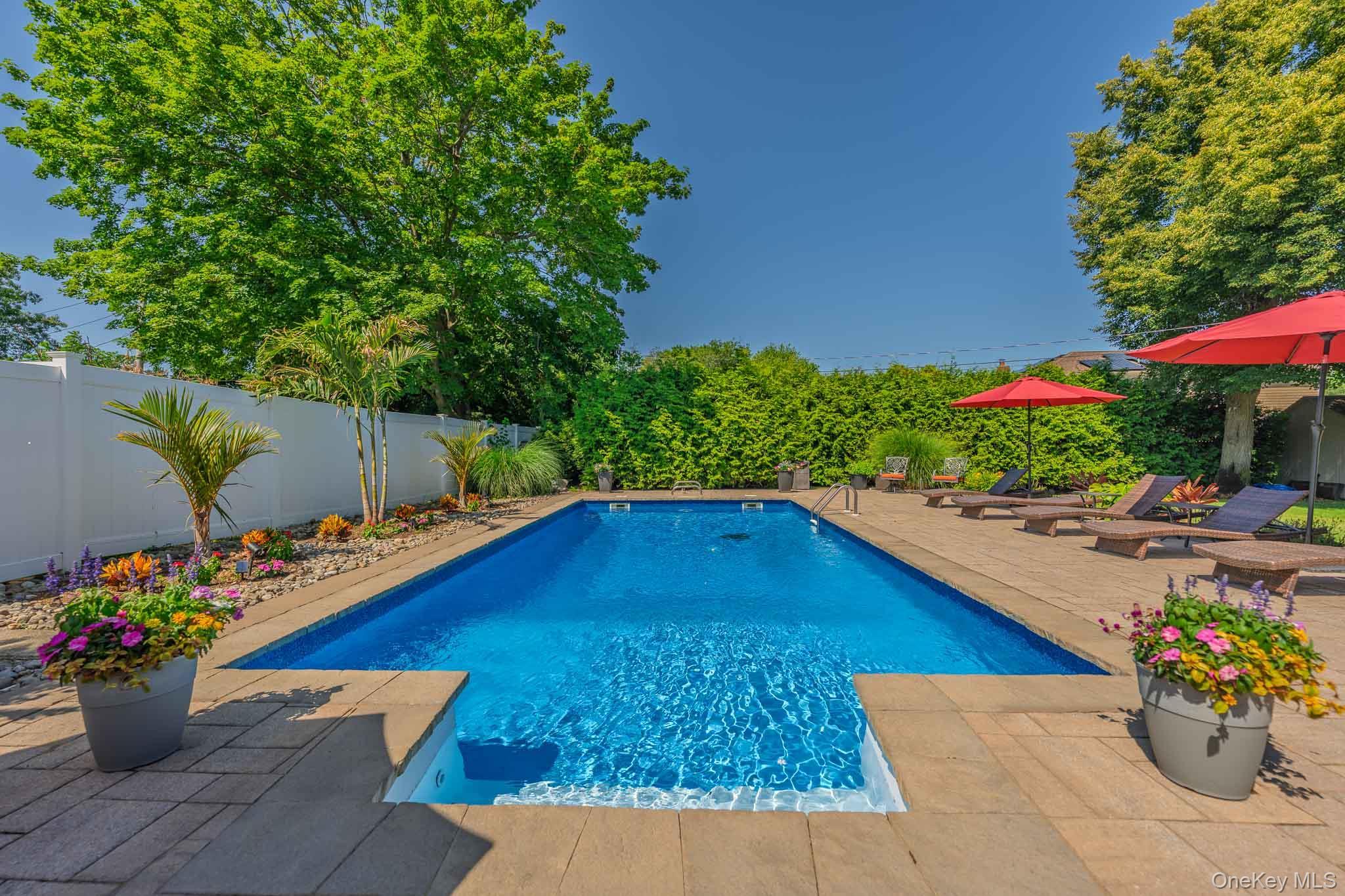 Single Family Feather Lane  Suffolk County, NY 11725, MLS-1022234-33