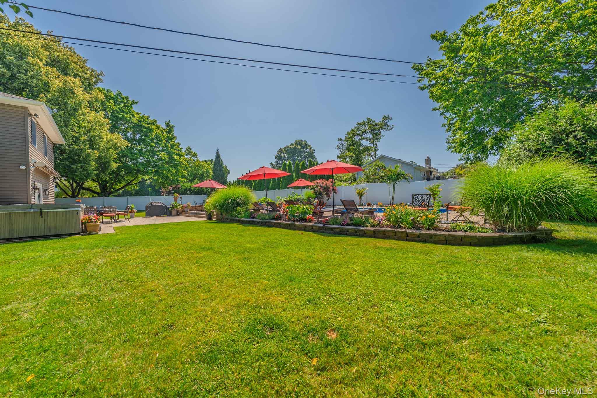 Single Family Feather Lane  Suffolk County, NY 11725, MLS-1022234-39