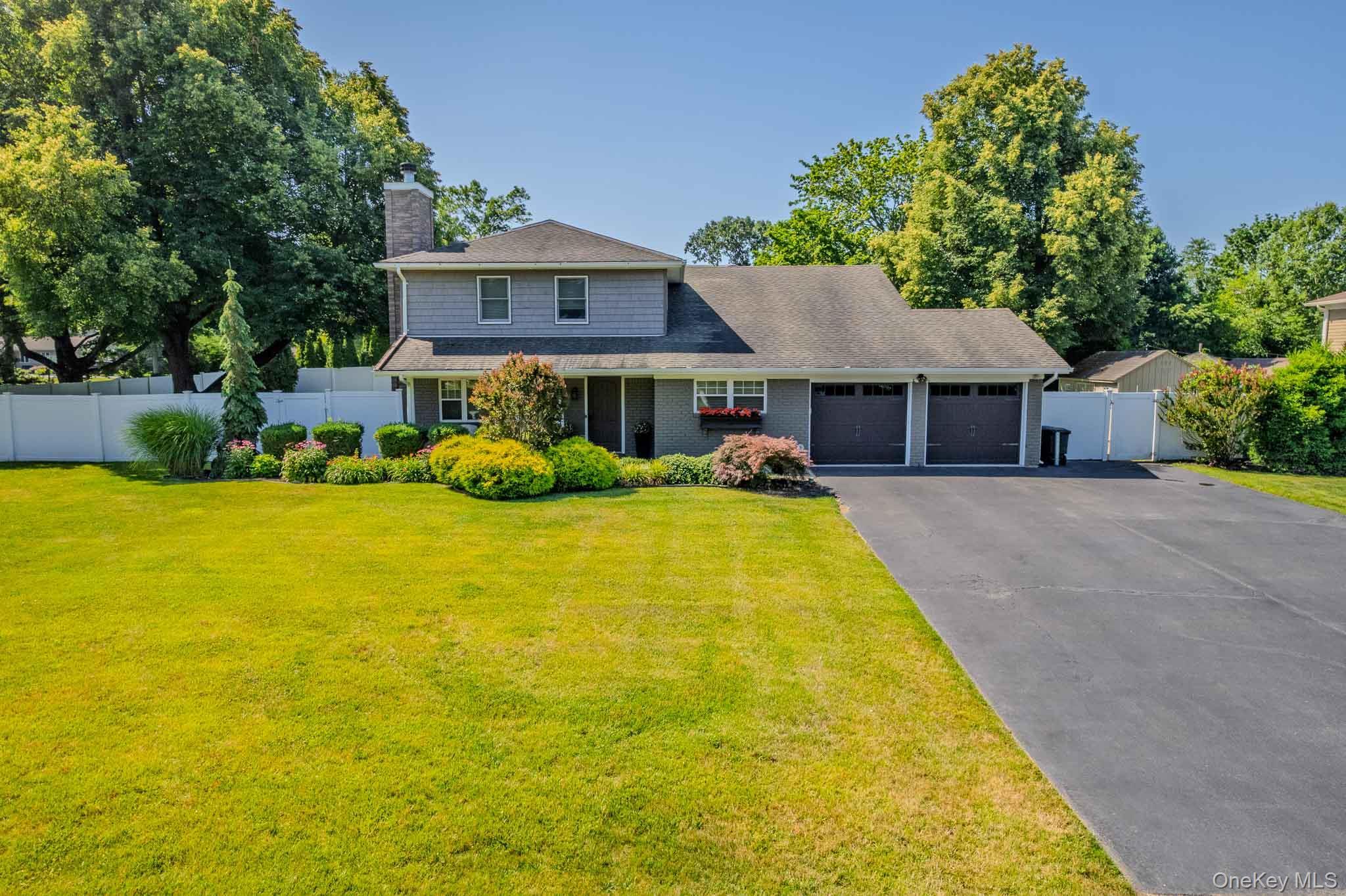 Single Family Feather Lane  Suffolk County, NY 11725, MLS-1022234-4