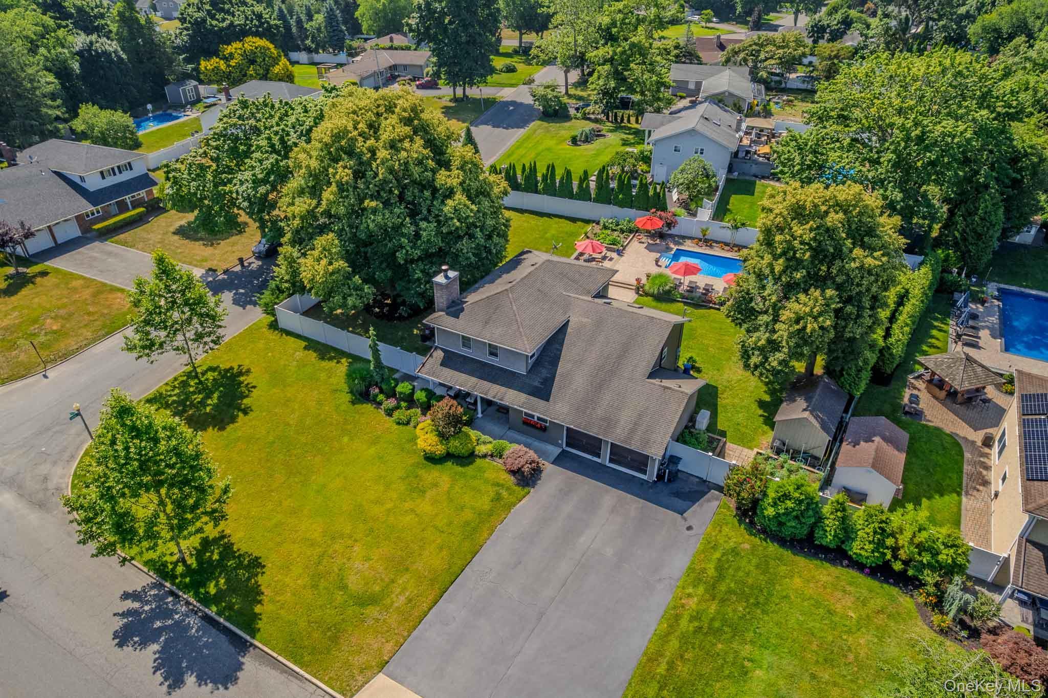 Single Family Feather Lane  Suffolk County, NY 11725, MLS-1022234-42