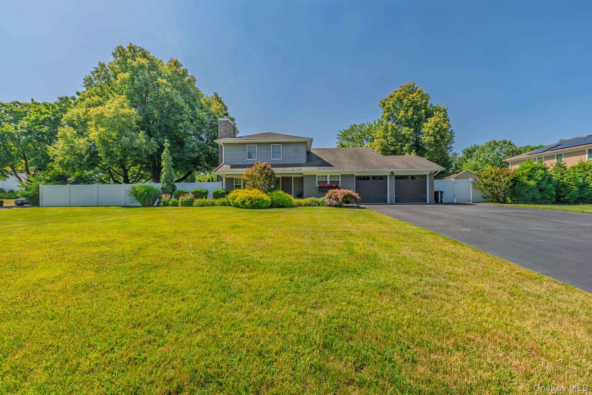 Single Family Feather Lane  Suffolk County, NY 11725, MLS-1022234-50