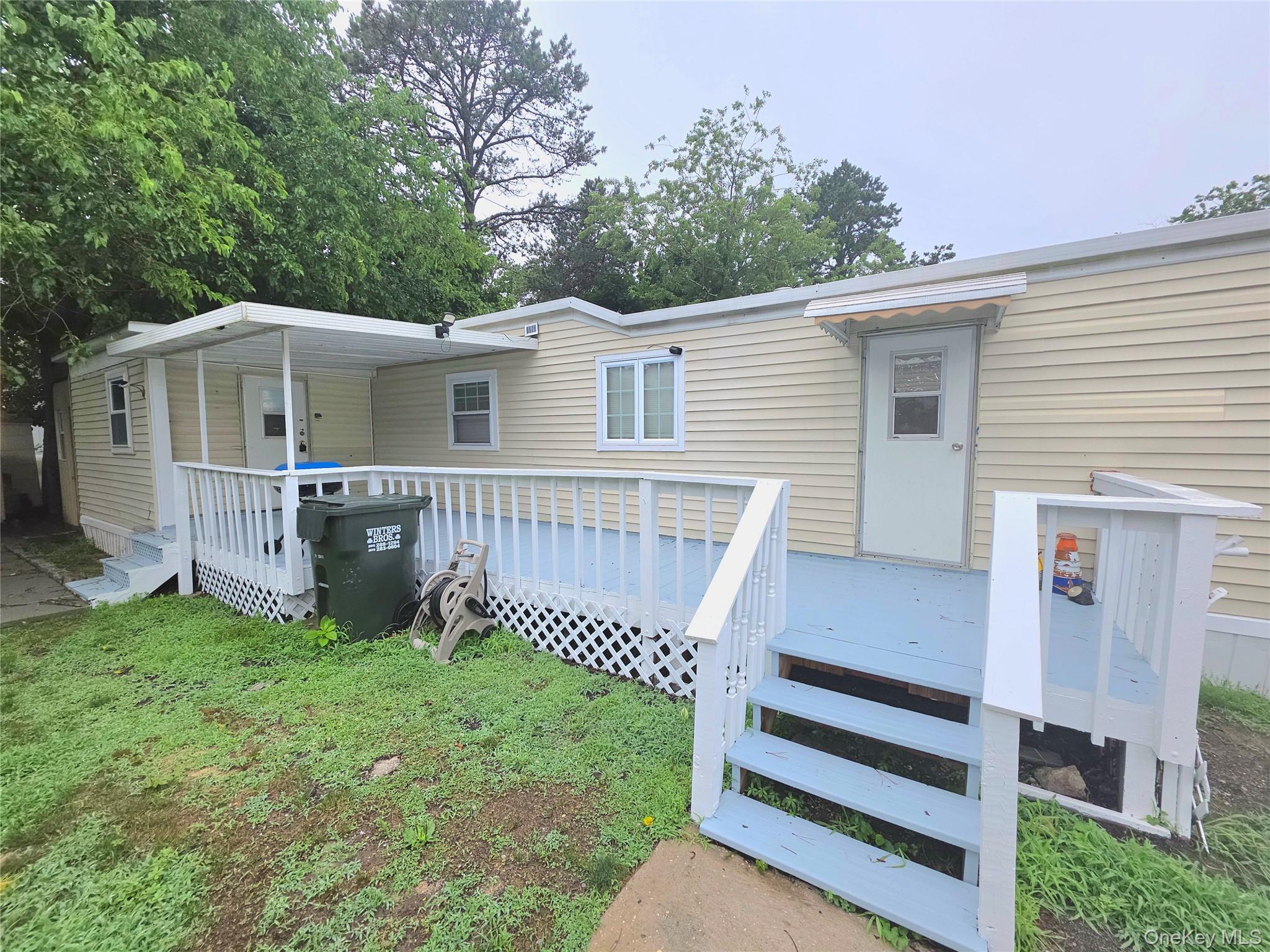 Single Family Ave Suffolk County, NY 11901, MLS-1022244-4
