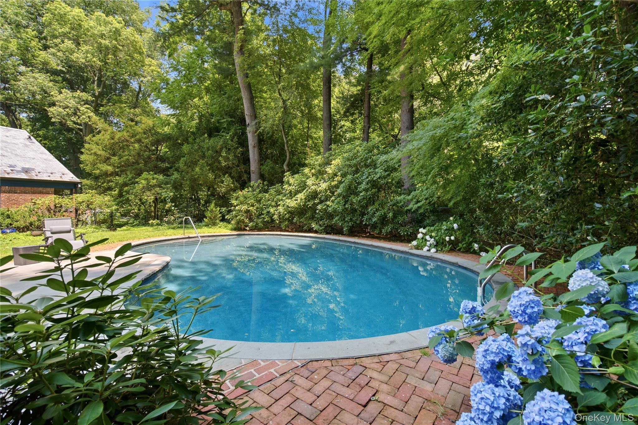 Single Family Bryant Avenue Nassau County, NY 11576, MLS-1022251-31