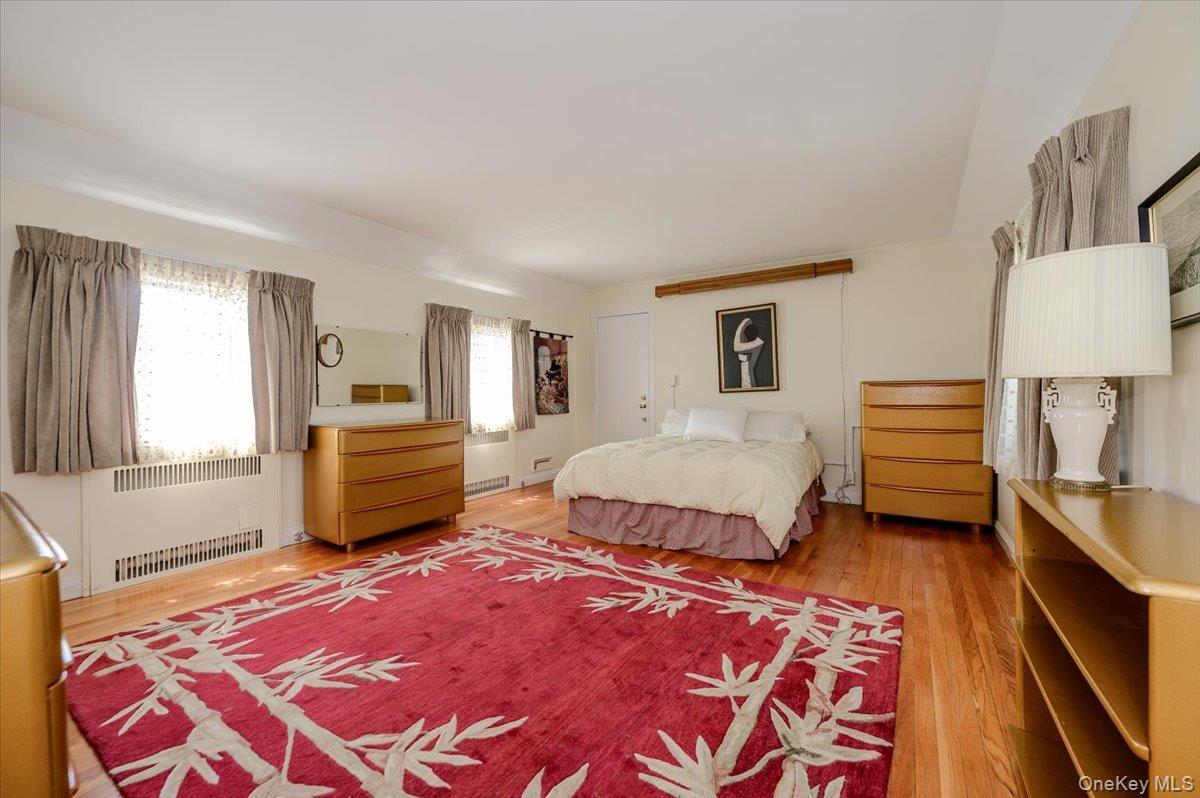 Single Family Rhinelander Avenue  Bronx, NY 10461, MLS-1022280-22