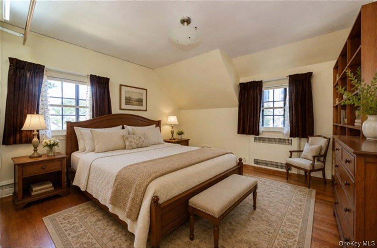 Single Family Rhinelander Avenue  Bronx, NY 10461, MLS-1022280-26
