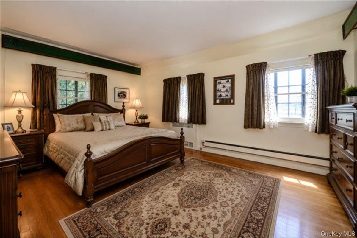 Single Family Rhinelander Avenue  Bronx, NY 10461, MLS-1022280-28