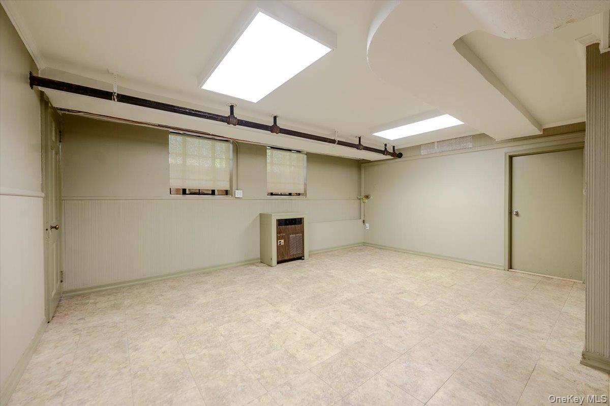 Single Family Rhinelander Avenue  Bronx, NY 10461, MLS-1022280-34
