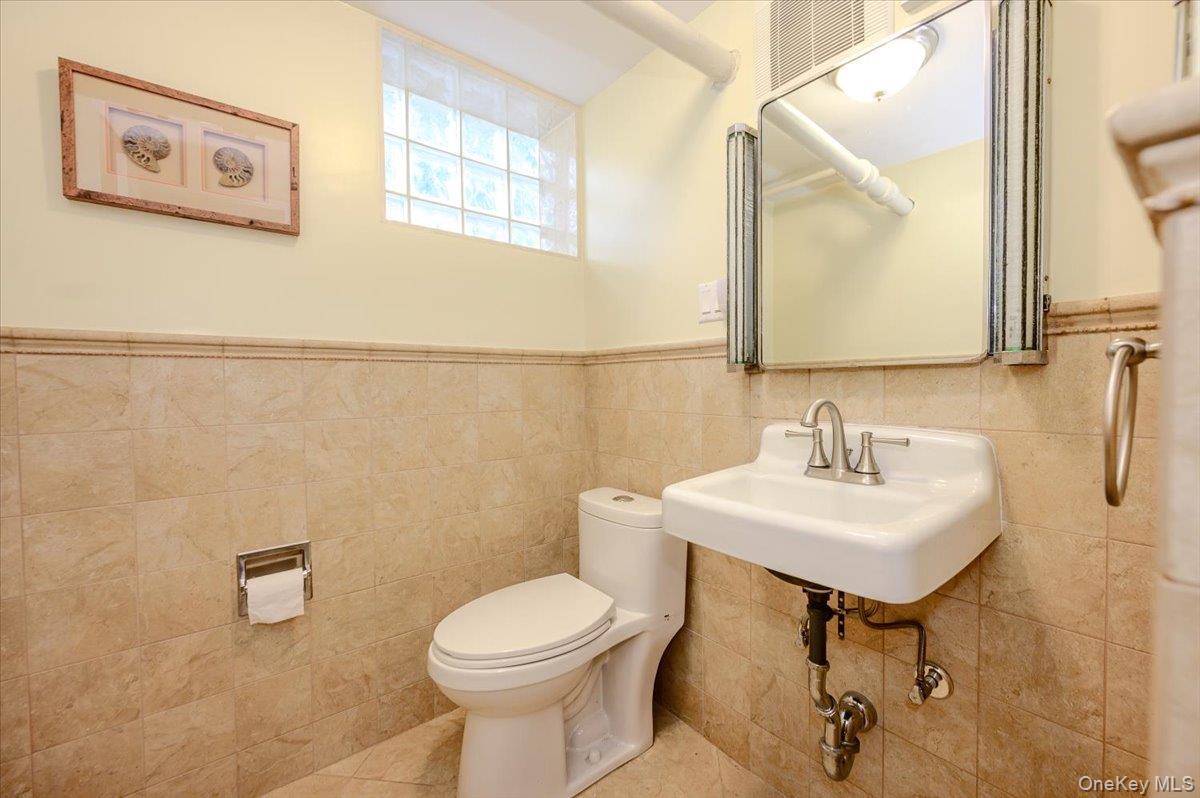 Single Family Rhinelander Avenue  Bronx, NY 10461, MLS-1022280-35