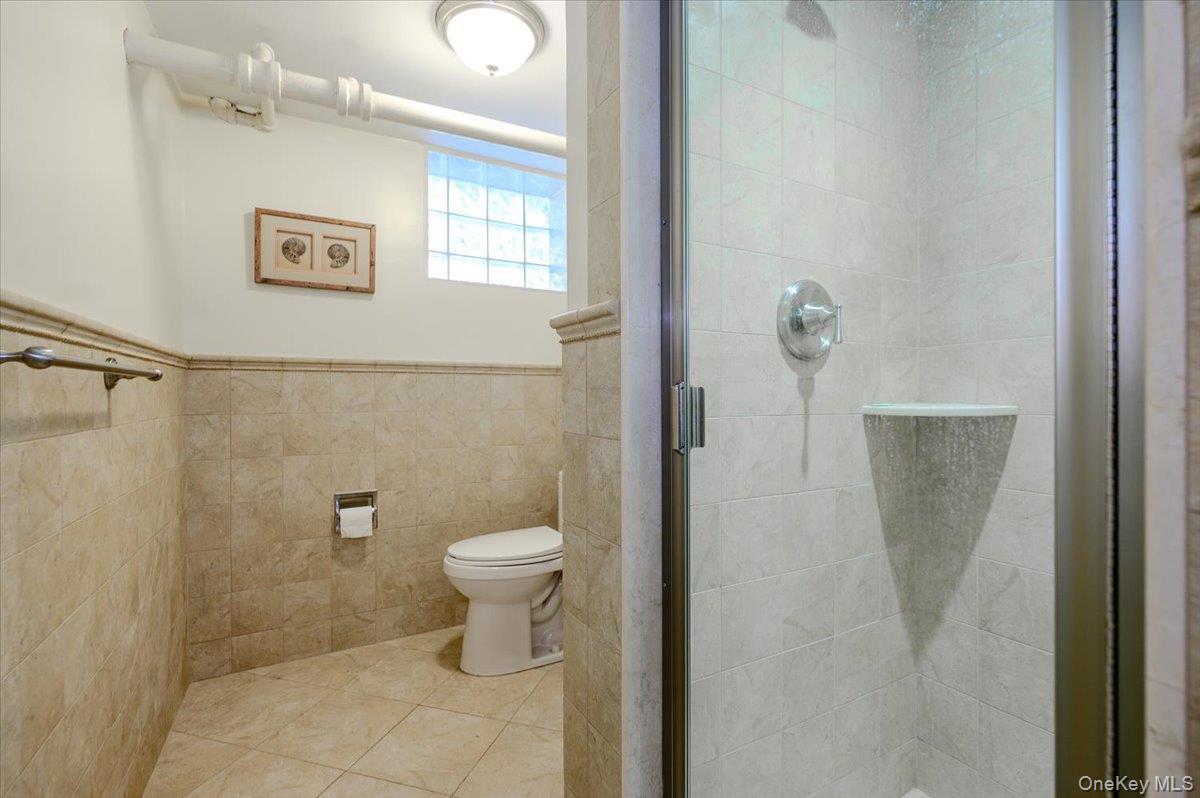 Single Family Rhinelander Avenue  Bronx, NY 10461, MLS-1022280-36