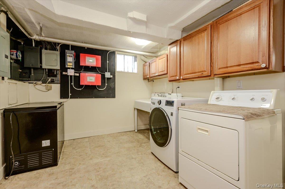 Single Family Rhinelander Avenue  Bronx, NY 10461, MLS-1022280-37
