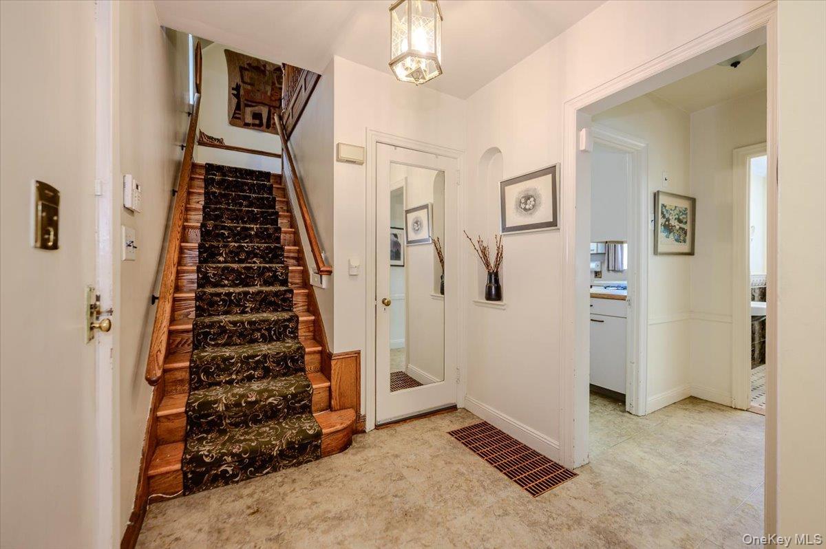 Single Family Rhinelander Avenue  Bronx, NY 10461, MLS-1022280-4