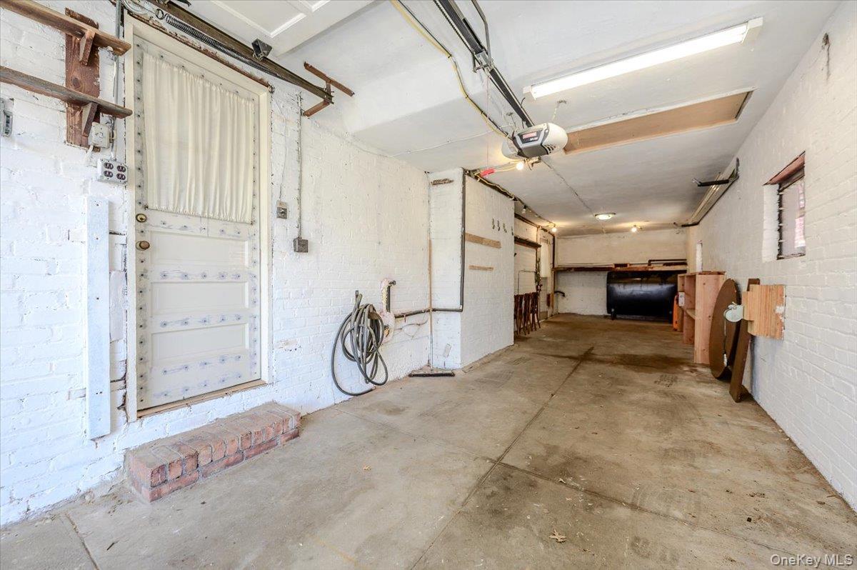 Single Family Rhinelander Avenue  Bronx, NY 10461, MLS-1022280-40