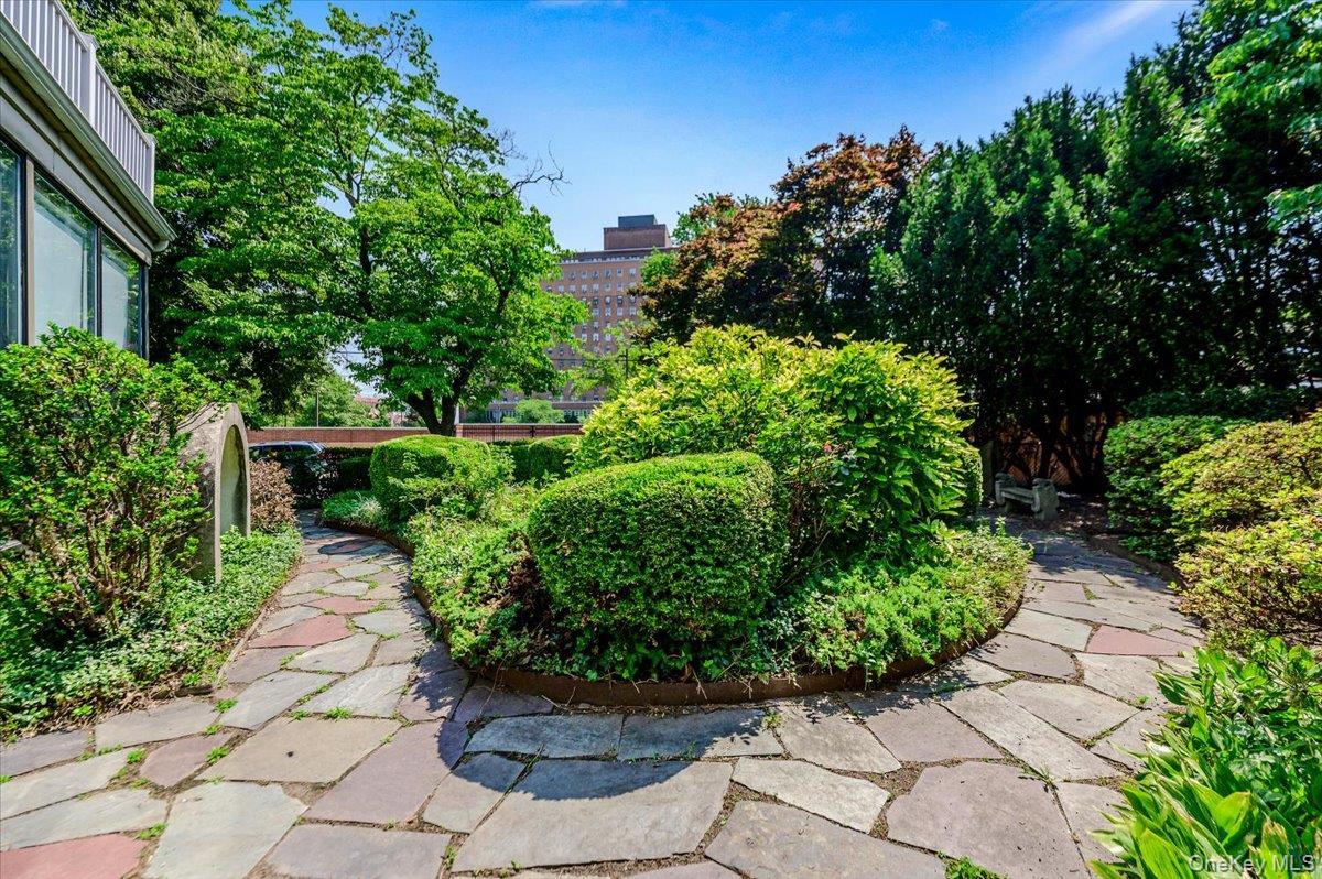 Single Family Rhinelander Avenue  Bronx, NY 10461, MLS-1022280-41
