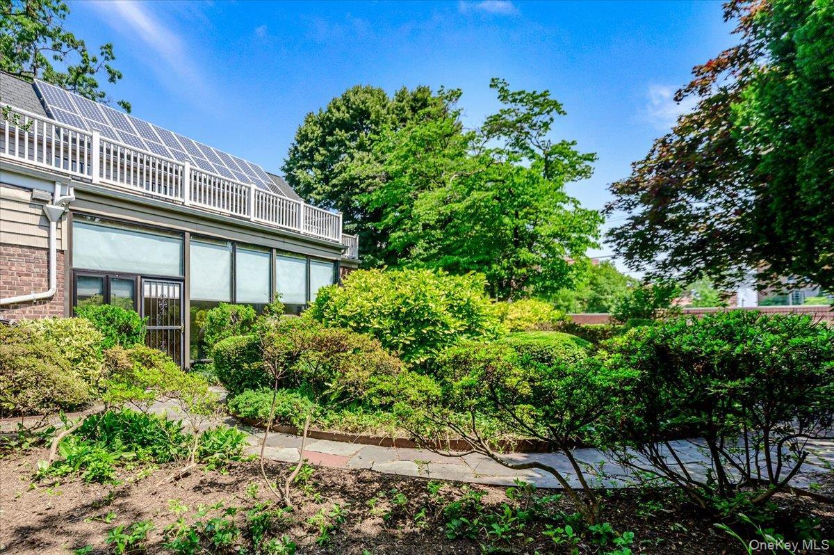 Single Family Rhinelander Avenue  Bronx, NY 10461, MLS-1022280-42