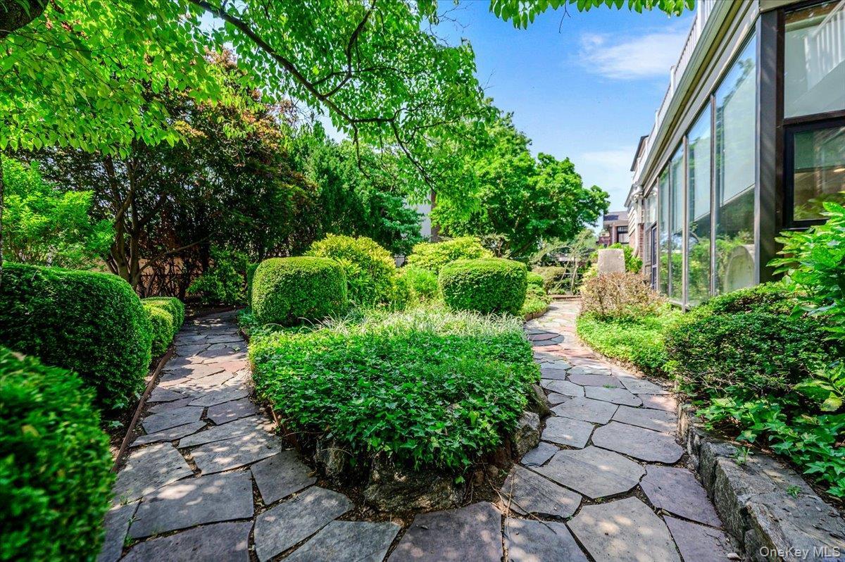 Single Family Rhinelander Avenue  Bronx, NY 10461, MLS-1022280-44