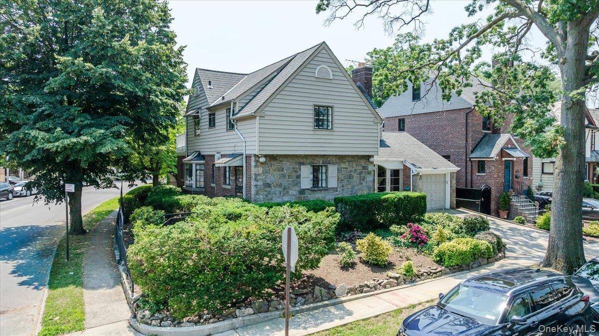 Single Family Rhinelander Avenue  Bronx, NY 10461, MLS-1022280-47