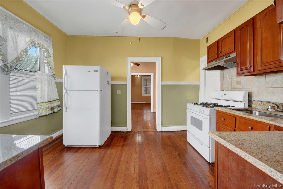 Single Family Underhill Avenue Bronx, NY 10473, MLS-1022281-11