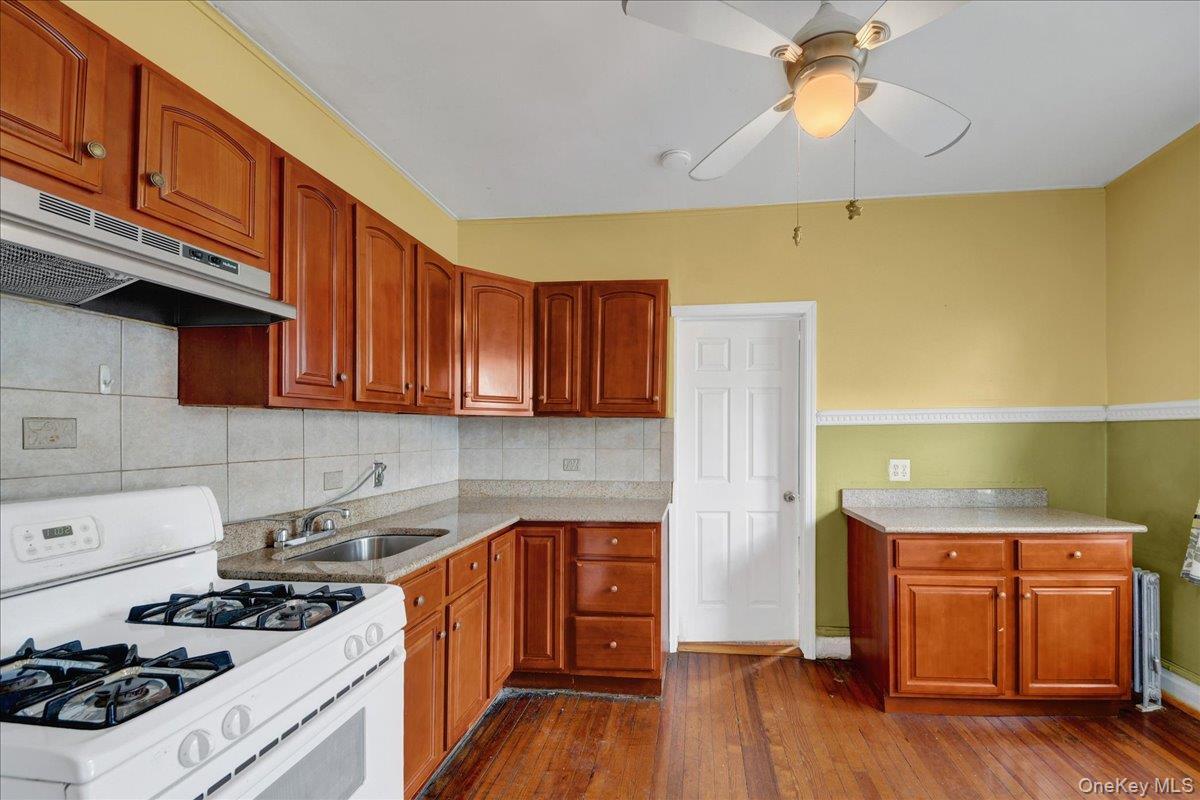 Single Family Underhill Avenue Bronx, NY 10473, MLS-1022281-13