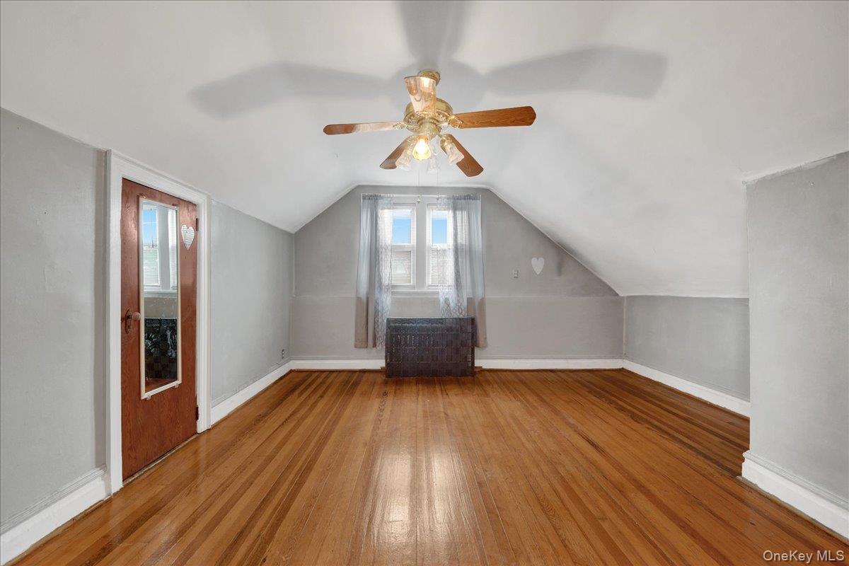 Single Family Underhill Avenue Bronx, NY 10473, MLS-1022281-18