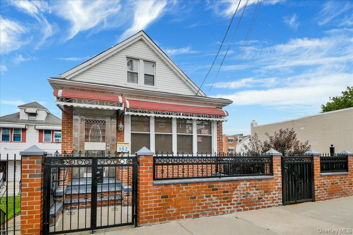 Single Family Underhill Avenue Bronx, NY 10473, MLS-1022281-2