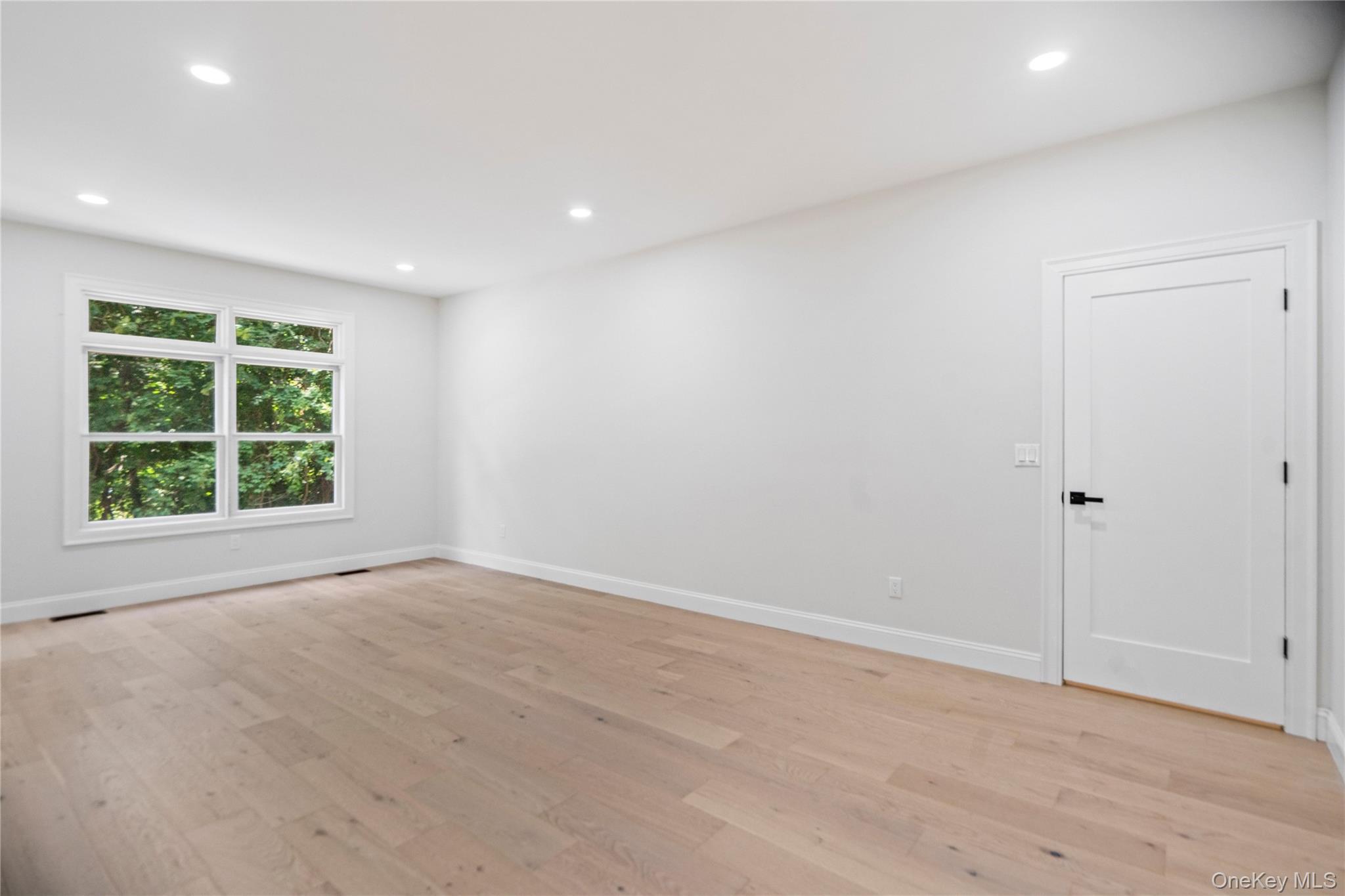 Single Family Cove Road Suffolk County, NY 11743, MLS-1022285-41