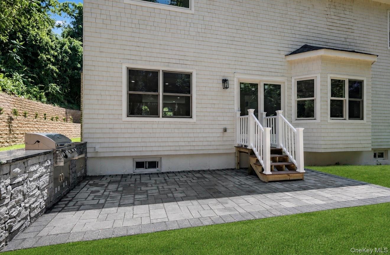 Single Family Cove Road Suffolk County, NY 11743, MLS-1022285-49