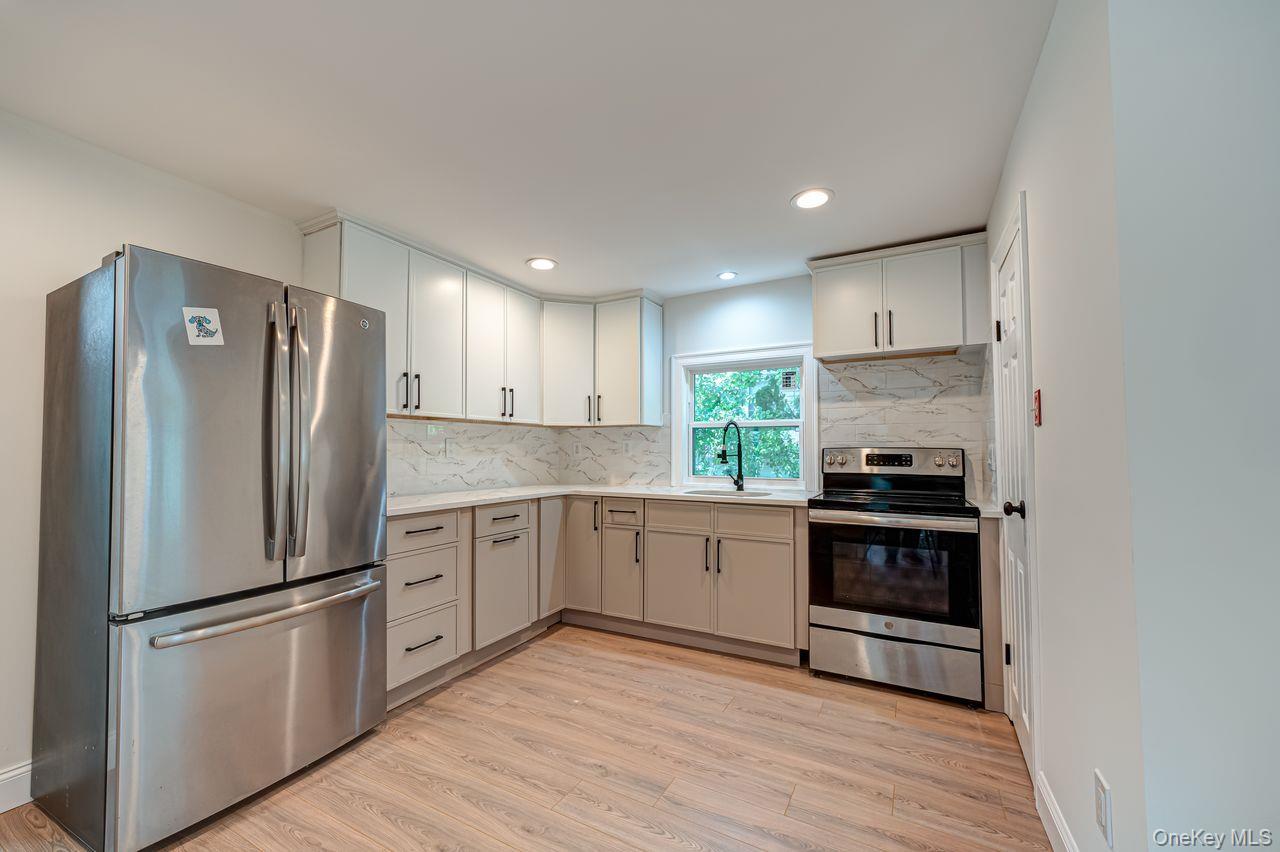 Single Family Sunset Avenue  Suffolk County, NY 11784, MLS-1022335-7