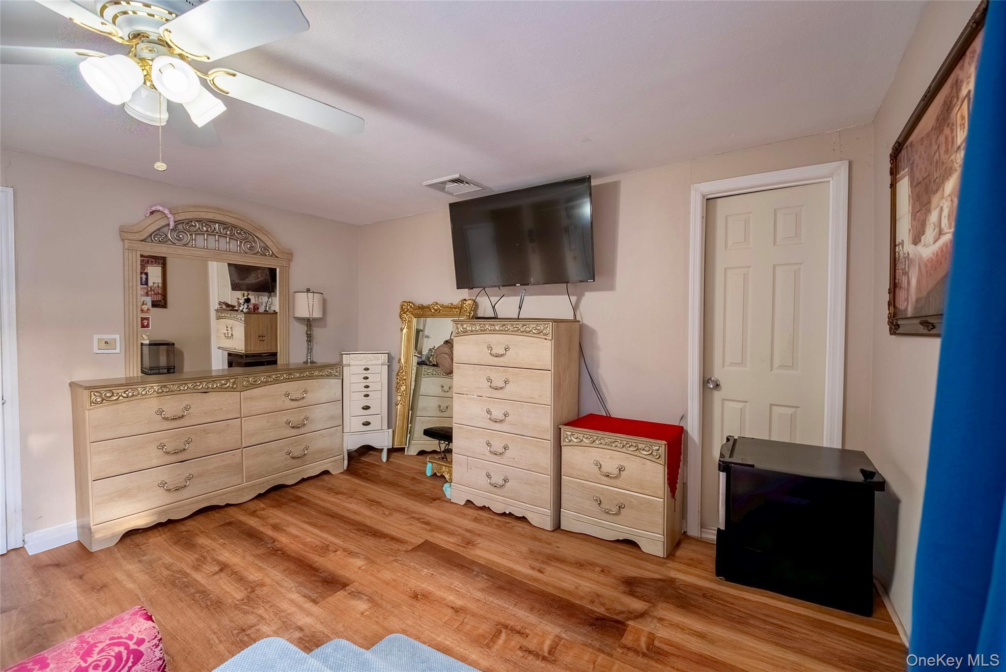 Single Family S Howell Avenue  Suffolk County, NY 11738, MLS-1022337-15
