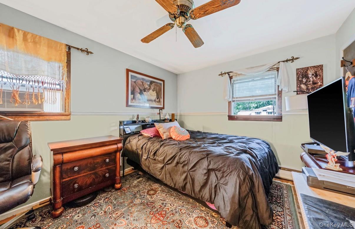Single Family Harvard Lane Suffolk County, NY 11725, MLS-1022339-16
