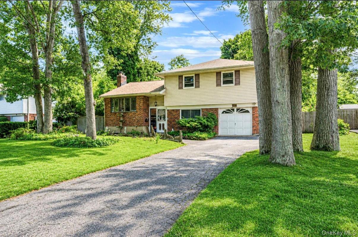 Single Family Harvard Lane Suffolk County, NY 11725, MLS-1022339-2