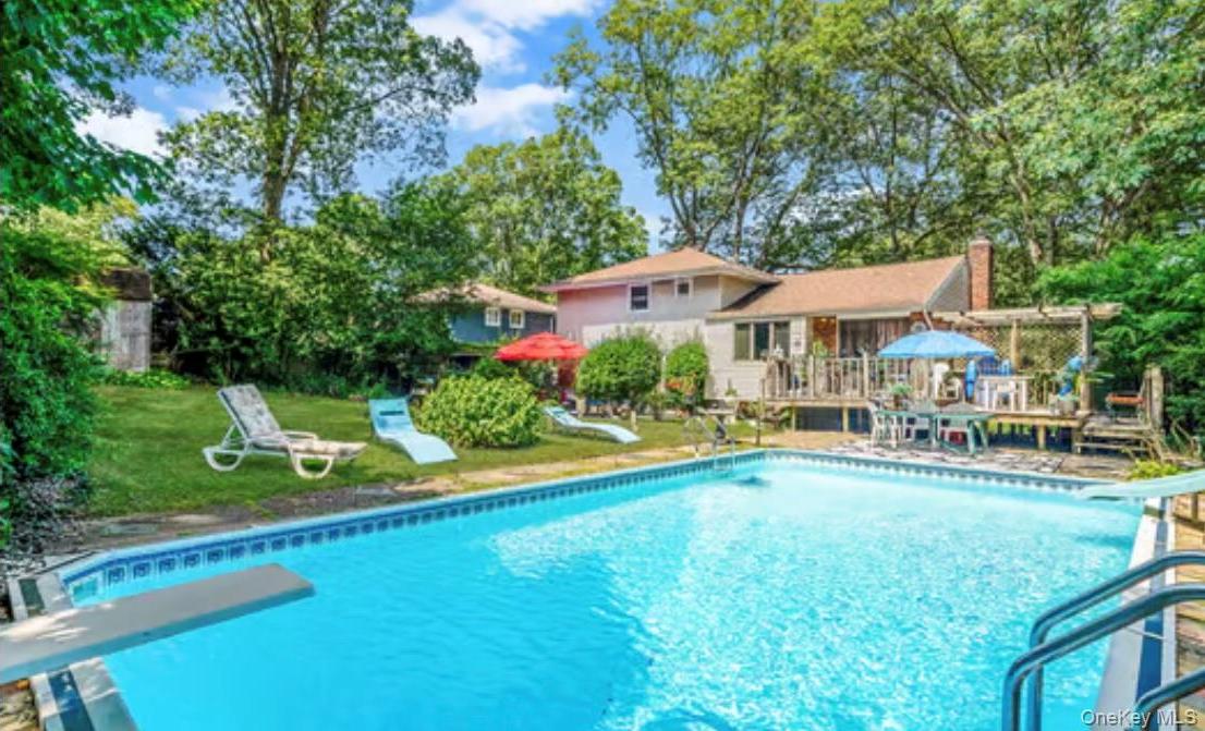 Single Family Harvard Lane Suffolk County, NY 11725, MLS-1022339-23