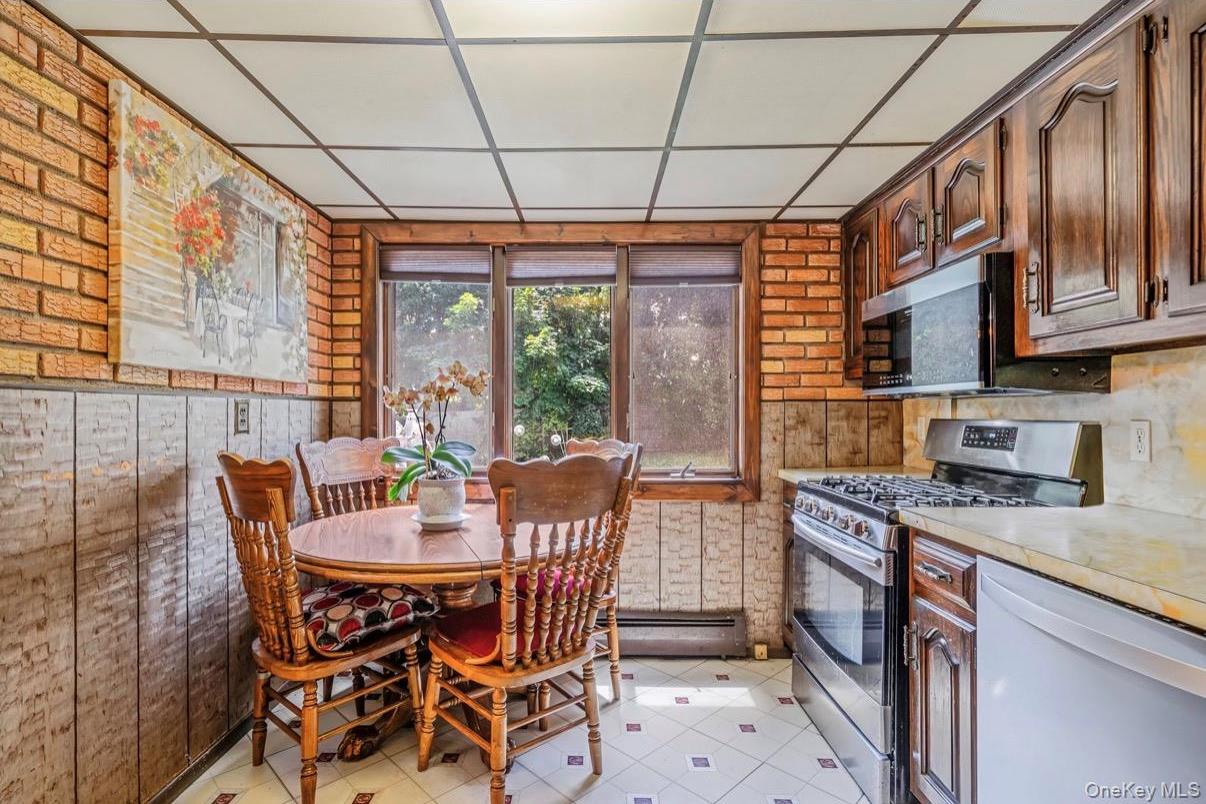 Single Family Harvard Lane Suffolk County, NY 11725, MLS-1022339-8