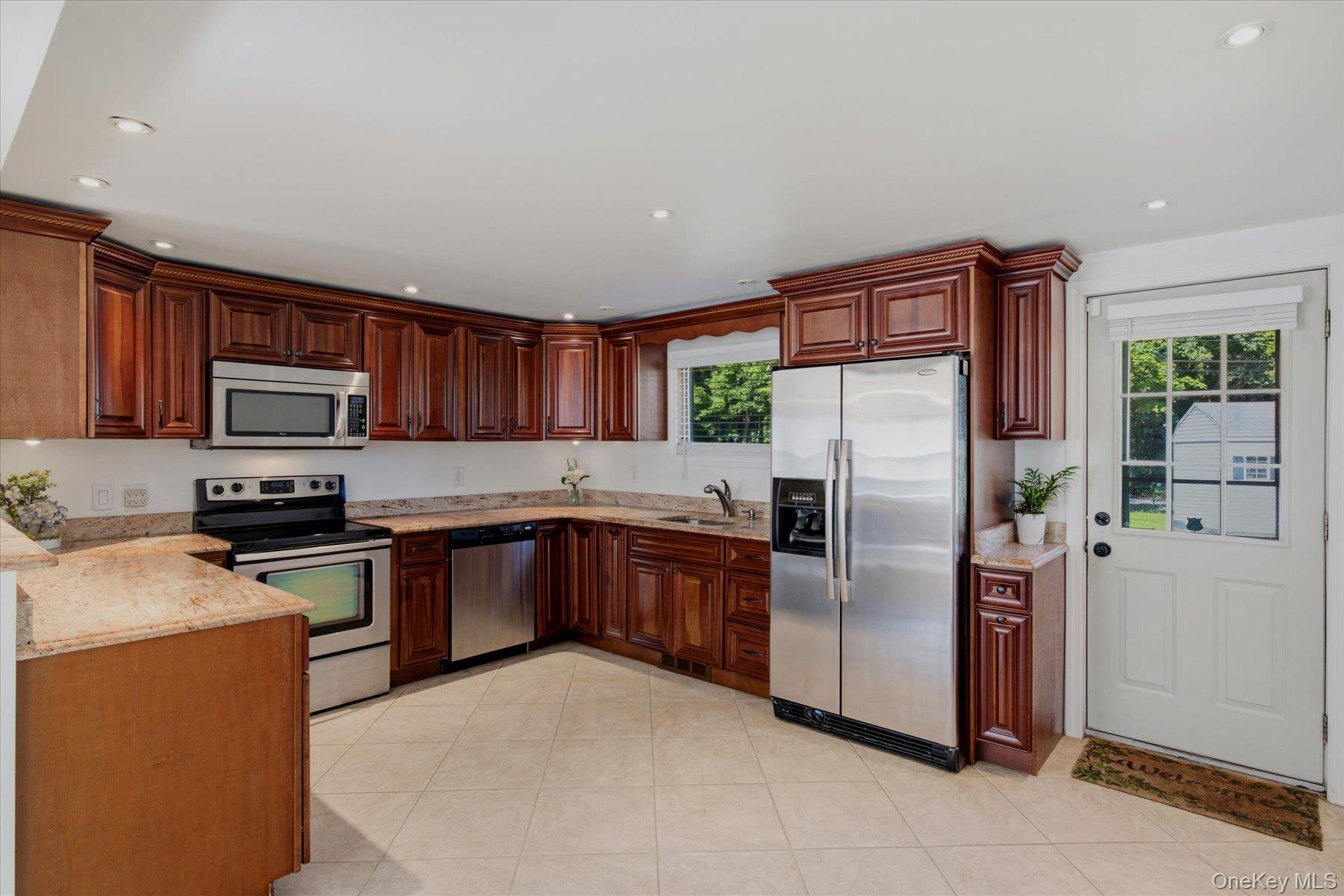 Single Family Miller Place Road Suffolk County, NY 11764, MLS-1022346-10