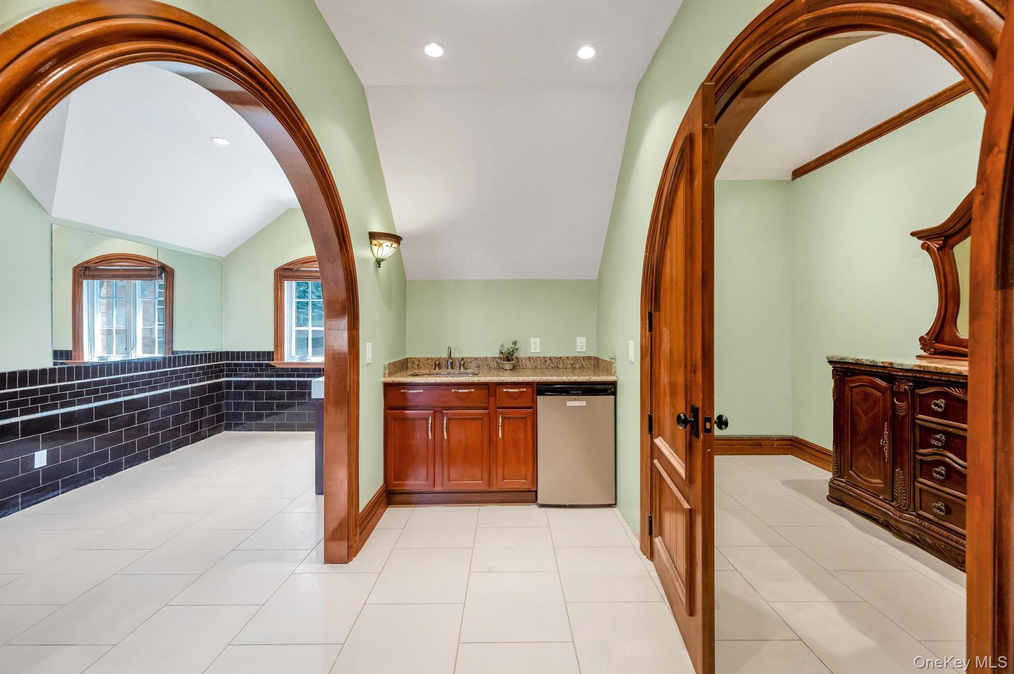 Single Family Oyster Bay Road  Nassau County, NY 11560, MLS-1022418-20