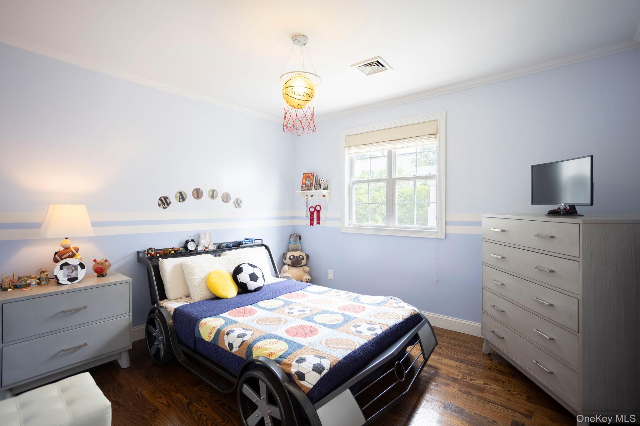 Single Family Pompeii Avenue Queens, NY 11423, MLS-1022434-15