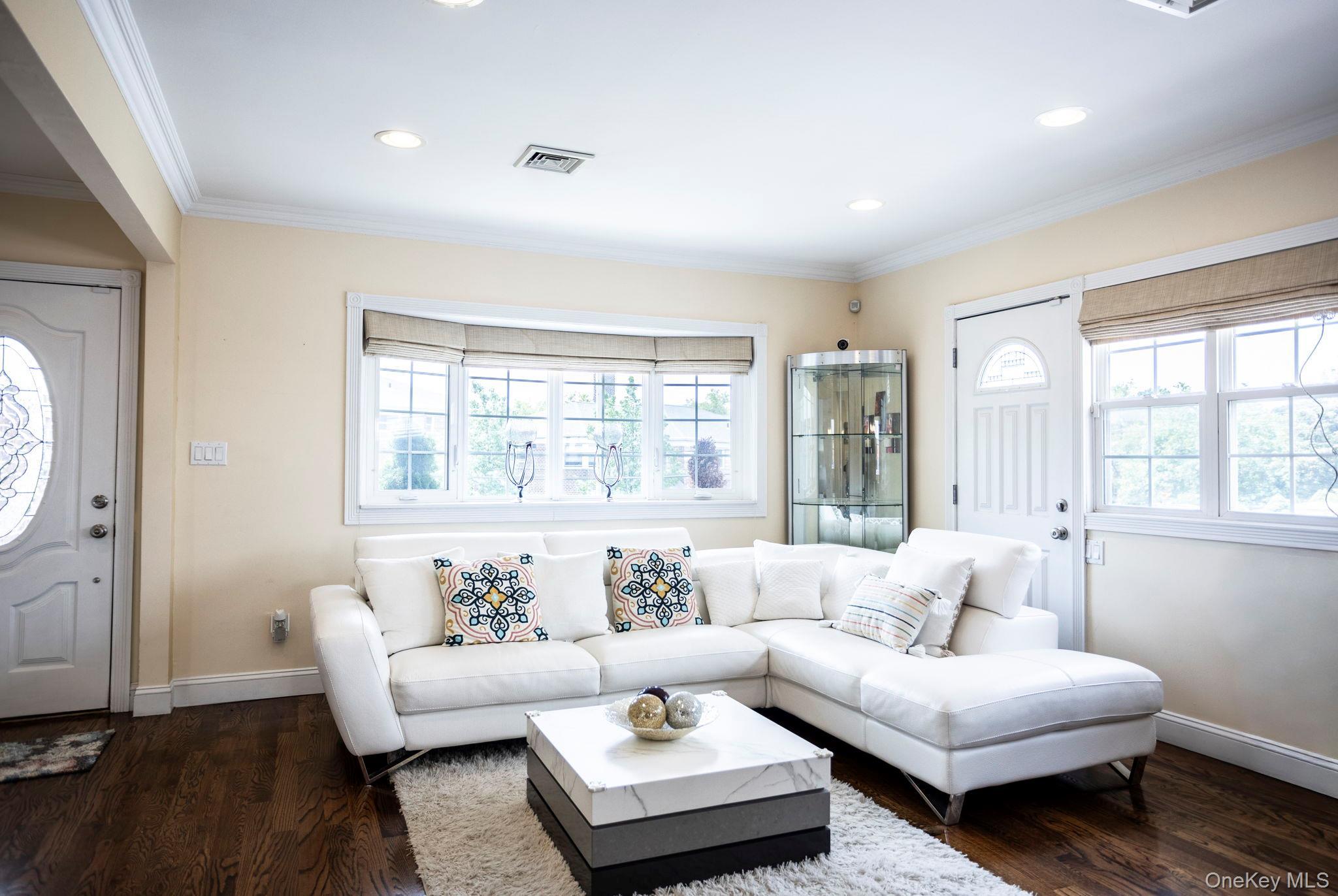 Single Family Pompeii Avenue Queens, NY 11423, MLS-1022434-3