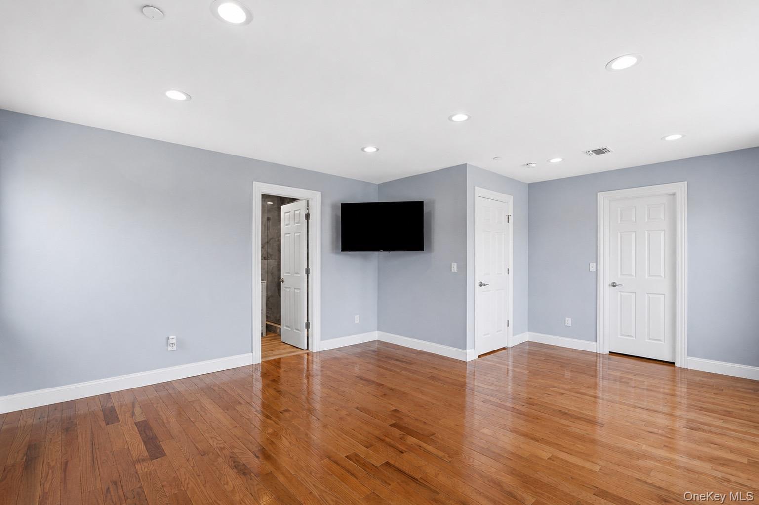 Single Family Pecan Street Suffolk County, NY 11757, MLS-1022447-11
